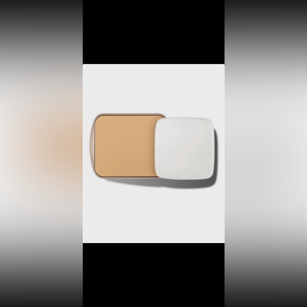 LA MER
POWDER FOUNDATION
COLOR #43 CARAMEL - Picture 4 of 4